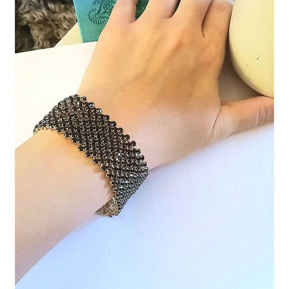 2/$21 Ladies Elegant Bracelet -Style B - Picture 3 of 8